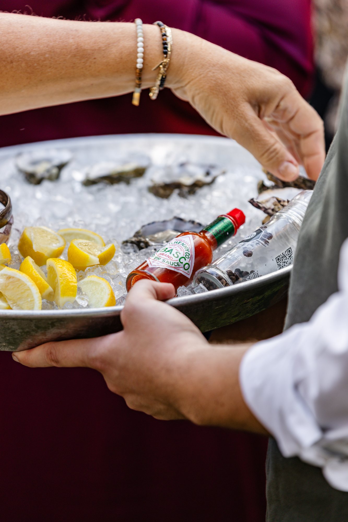 A Culinary Affair: Vers geopende oesters op crushed ice met citroen en Tabasco